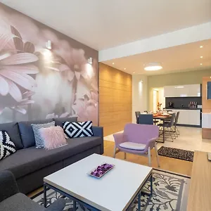 Vitosha Blvd Luxury 2-bedroom, 2-bathroom With Balcony Sofia